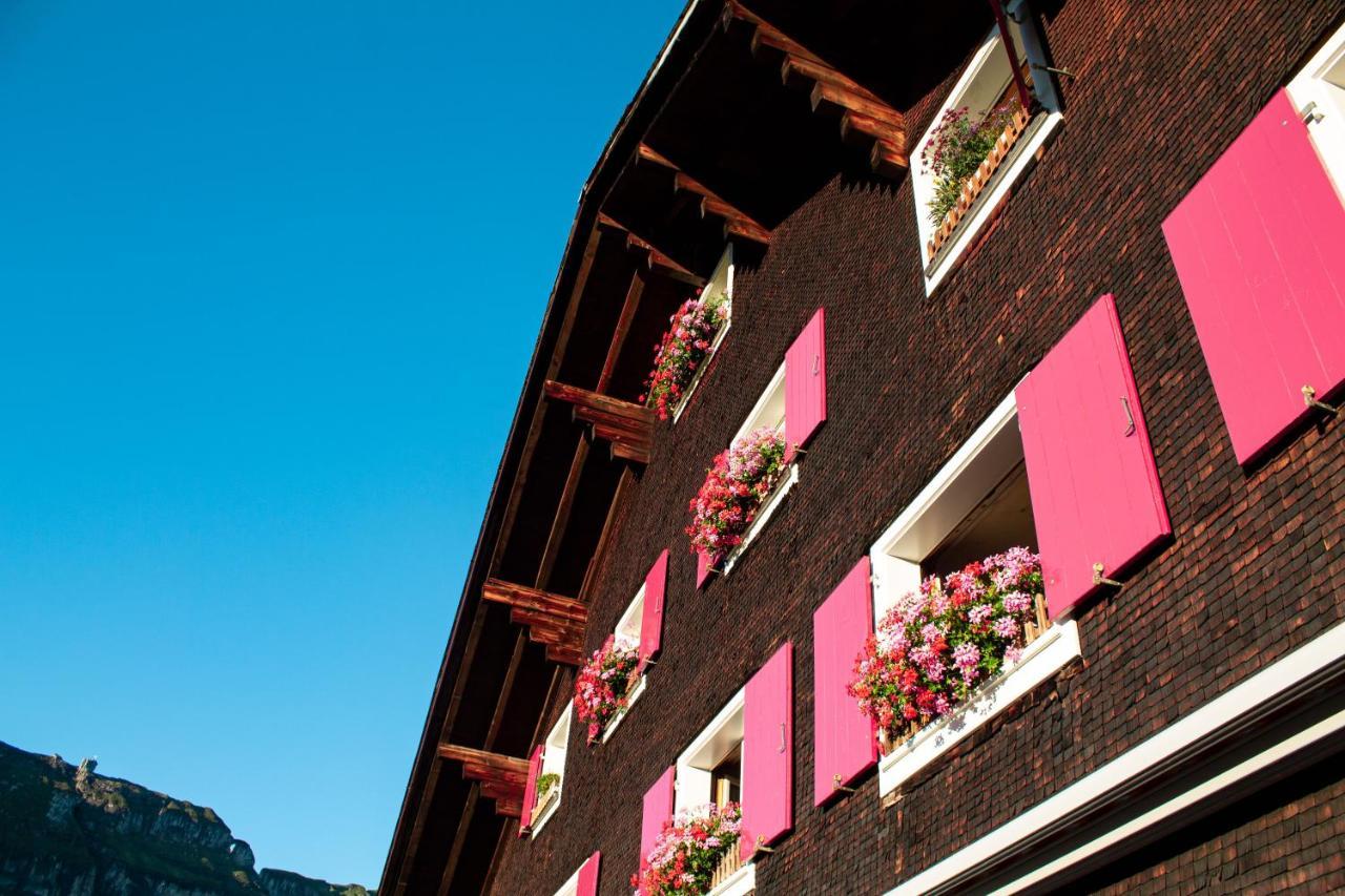 Hotel Berggasthaus Gitschenen Isenthal Exterior foto